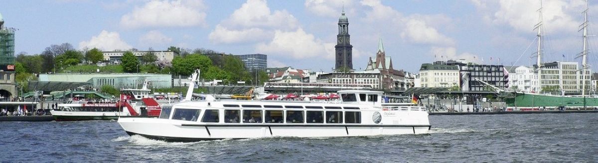 Barkassenfahrt in Hamburg